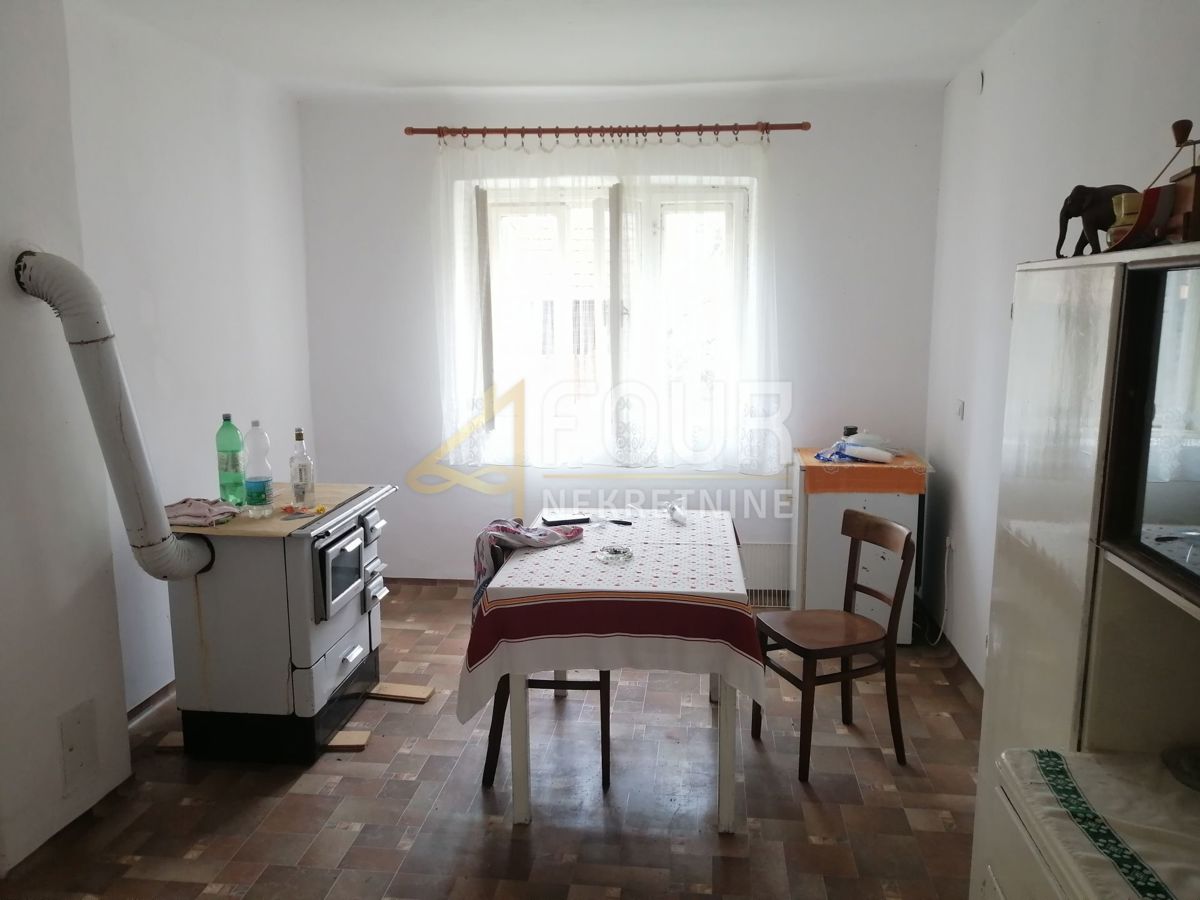 Lukovdol, Vrbovsko, 342m2