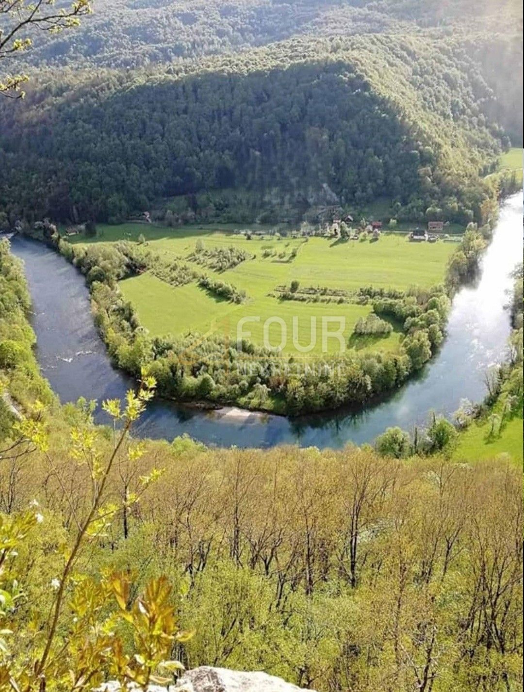 Lukovdol, Vrbovsko, 342m2