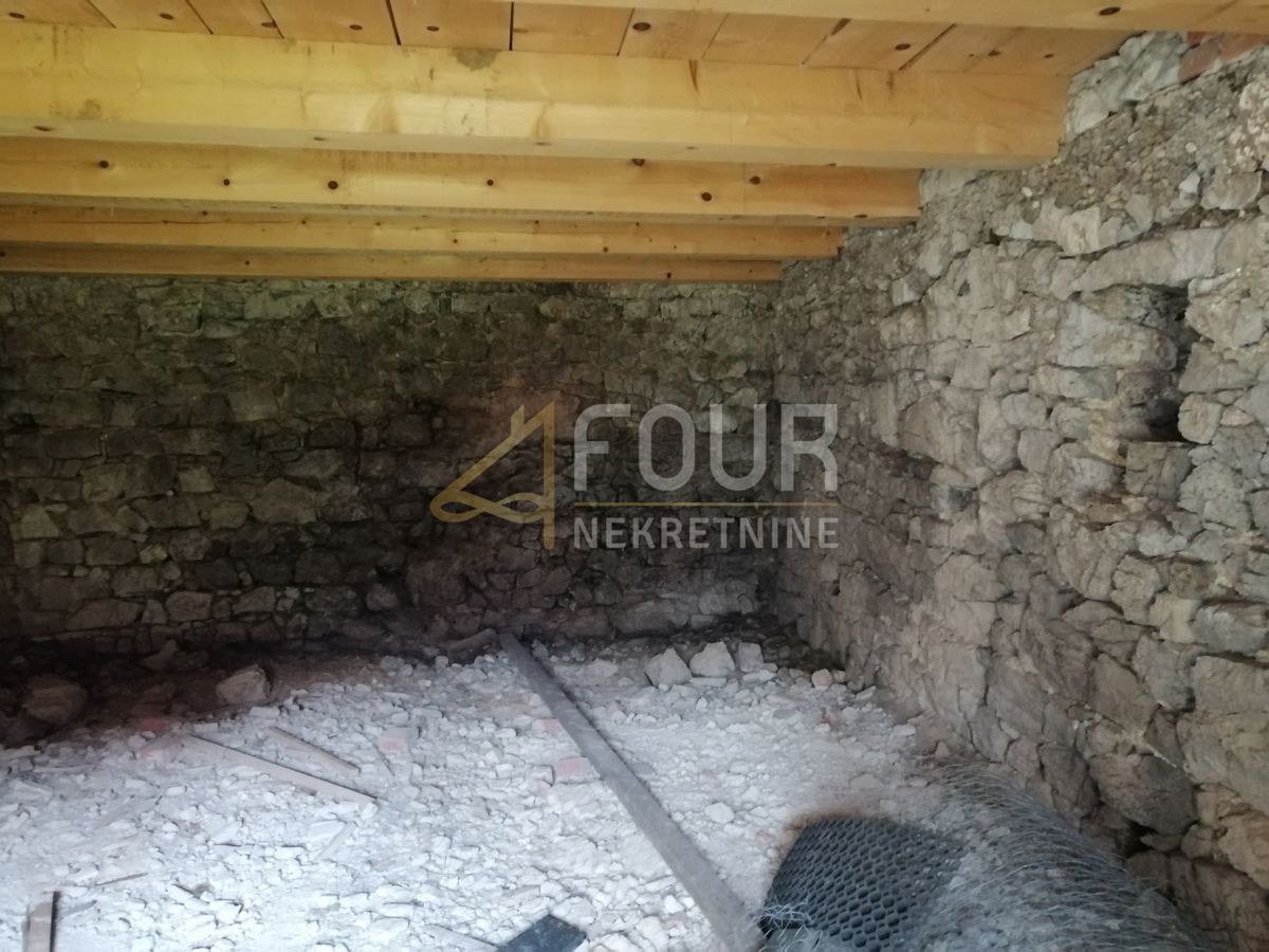 Lukovdol, Vrbovsko, 342m2