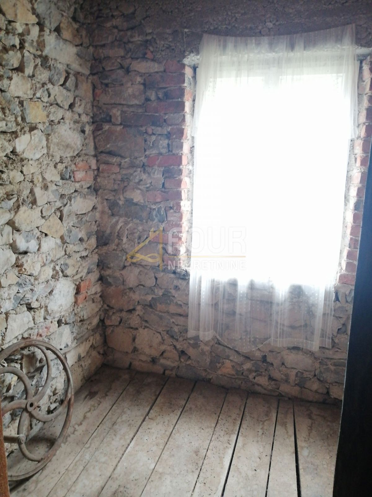 Lukovdol, Vrbovsko, 342m2