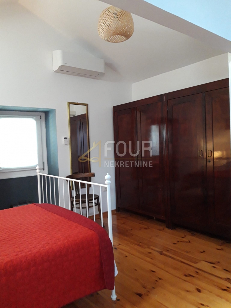 Dobrinj, 104m2