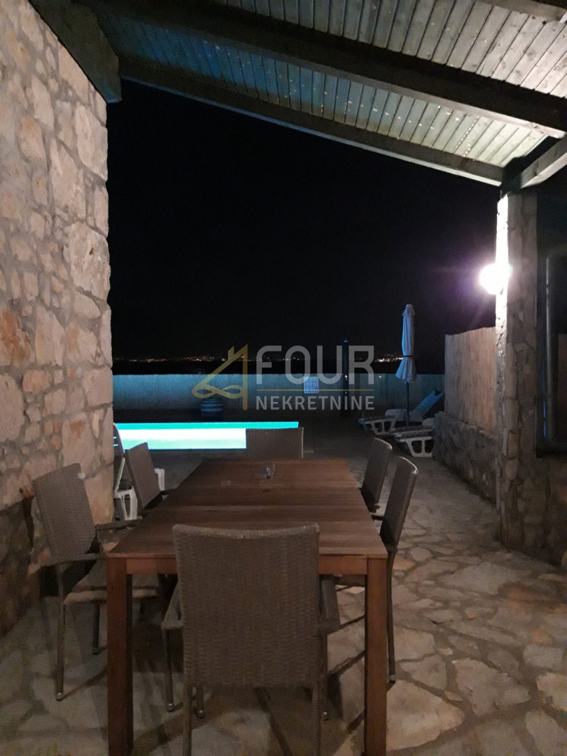 Dobrinj, 104m2