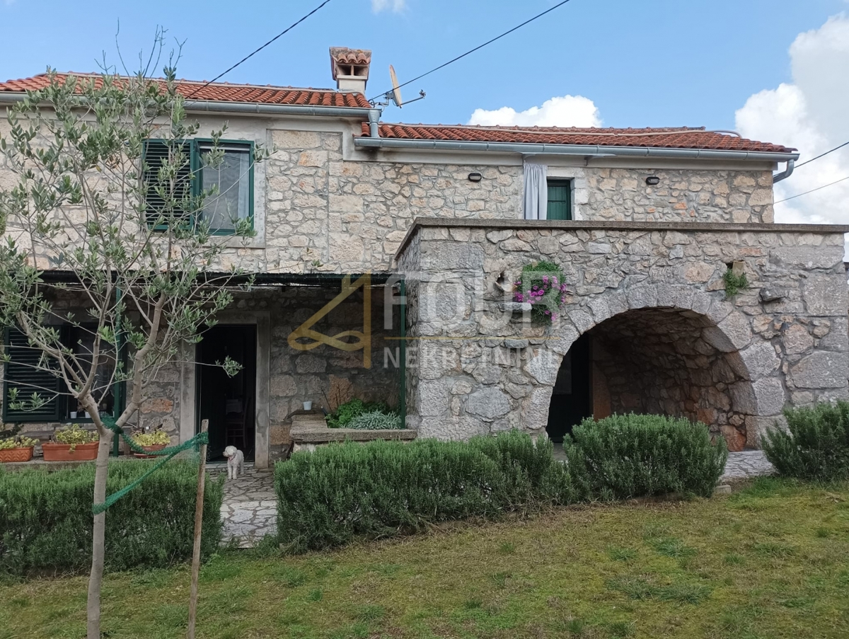 Dobrinj, 104m2