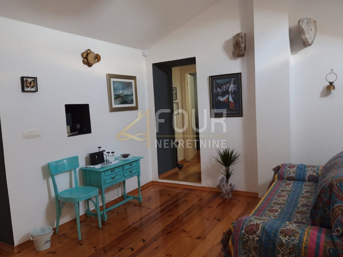 Dobrinj, 104m2