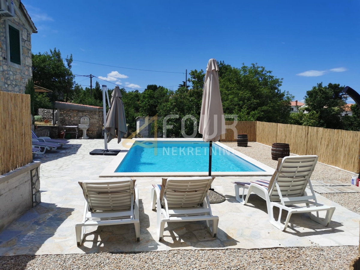 Dobrinj, 104m2