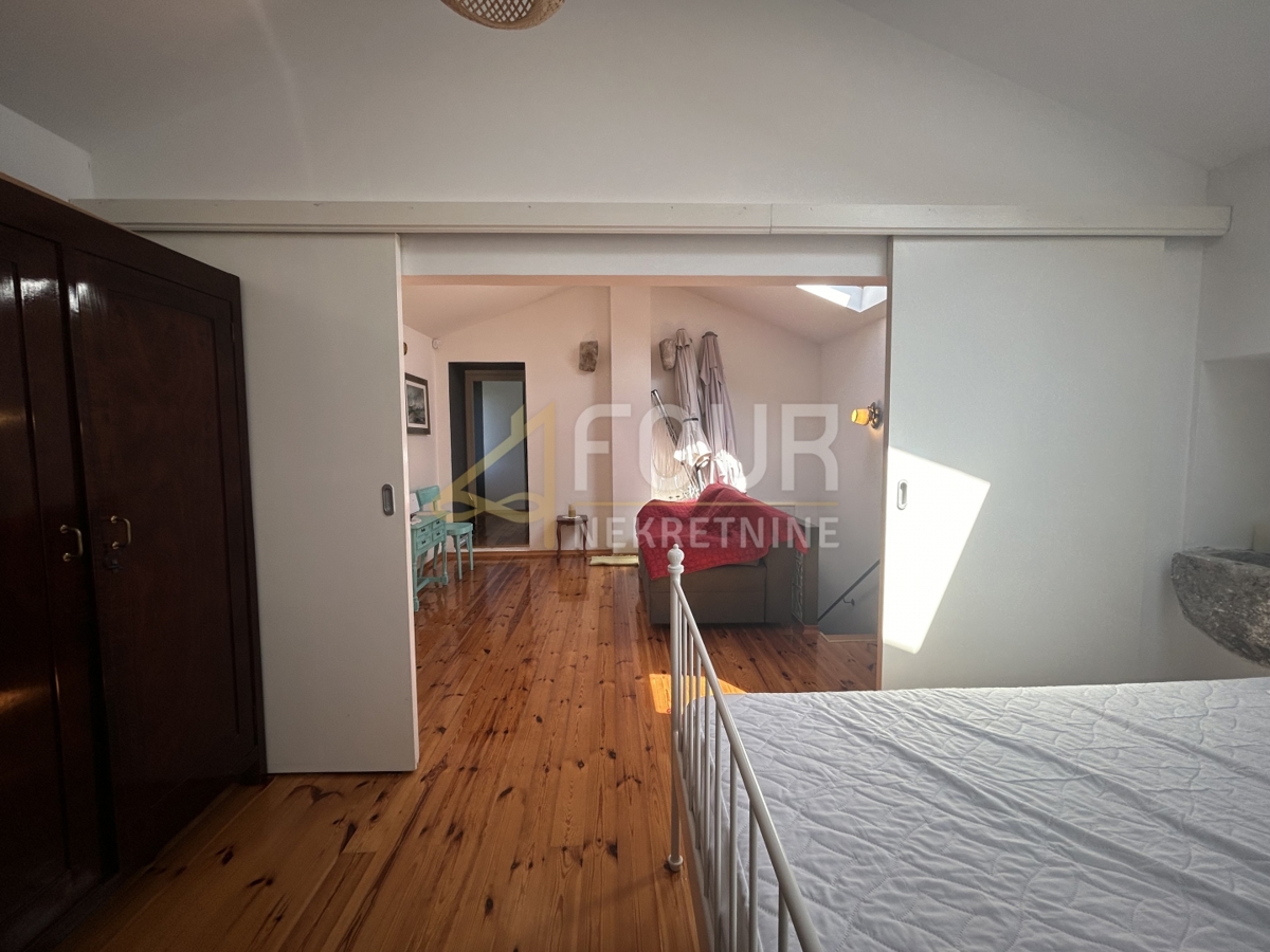 Dobrinj, 104m2