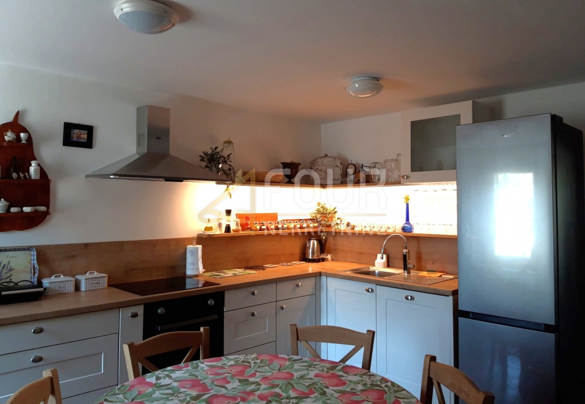 Dobrinj, 104m2