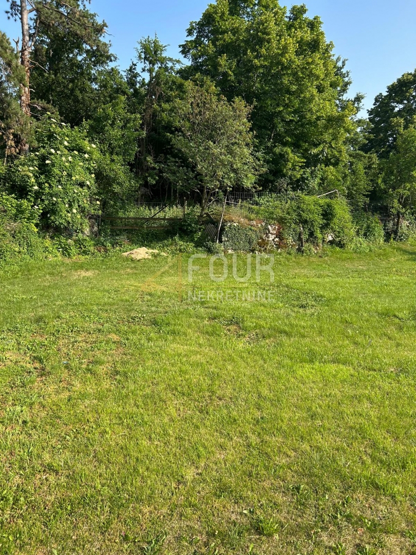 Škalnica, Klana, 794m2