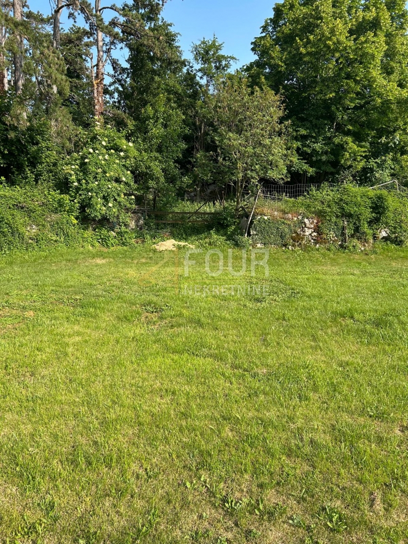 Škalnica, Klana, 794m2