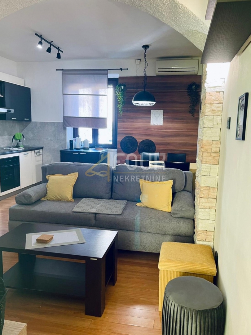 Turnić, Rijeka, 53,64m2