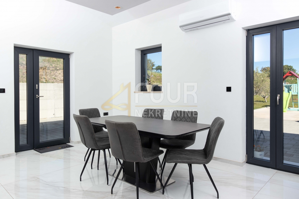 Istria, Buzet, villa di lusso con piscina