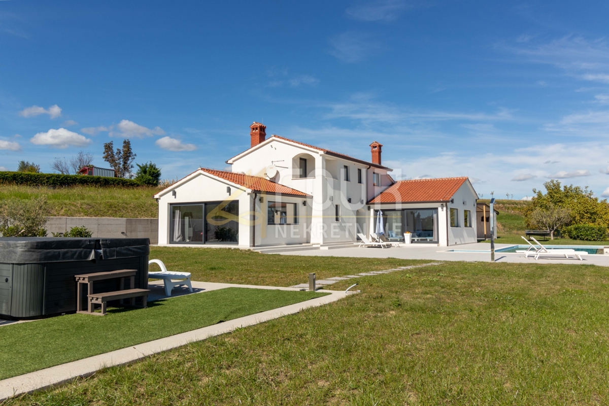 Istria, Buzet, villa di lusso con piscina