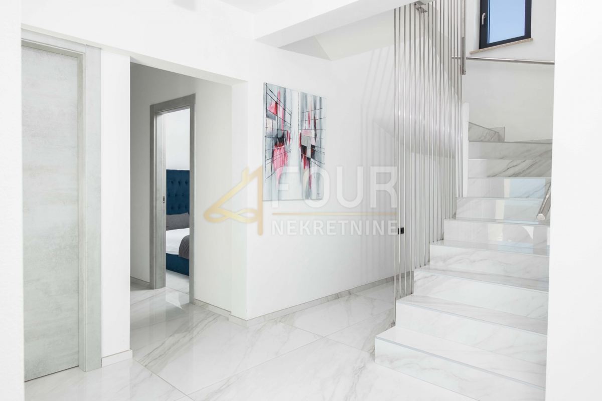 Istria, Buzet, villa di lusso con piscina