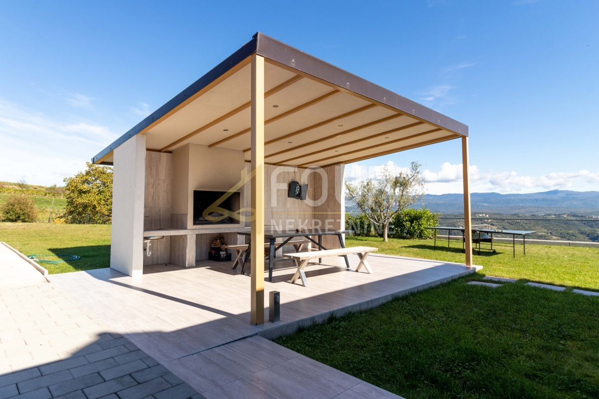 Istria, Buzet, villa di lusso con piscina