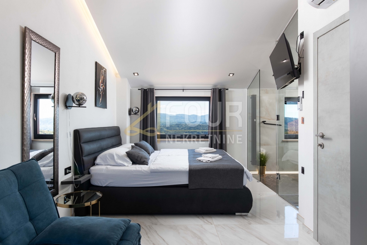 Istria, Buzet, villa di lusso con piscina