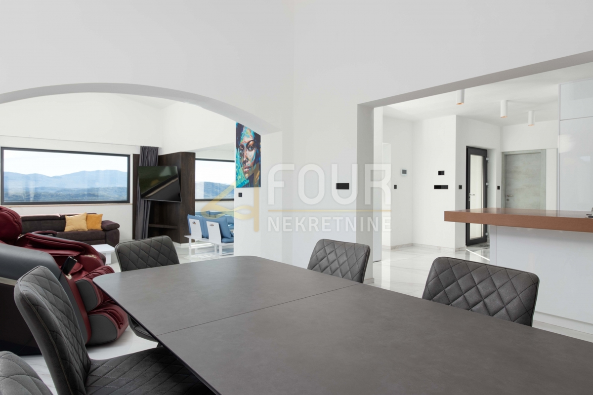 Istria, Buzet, villa di lusso con piscina