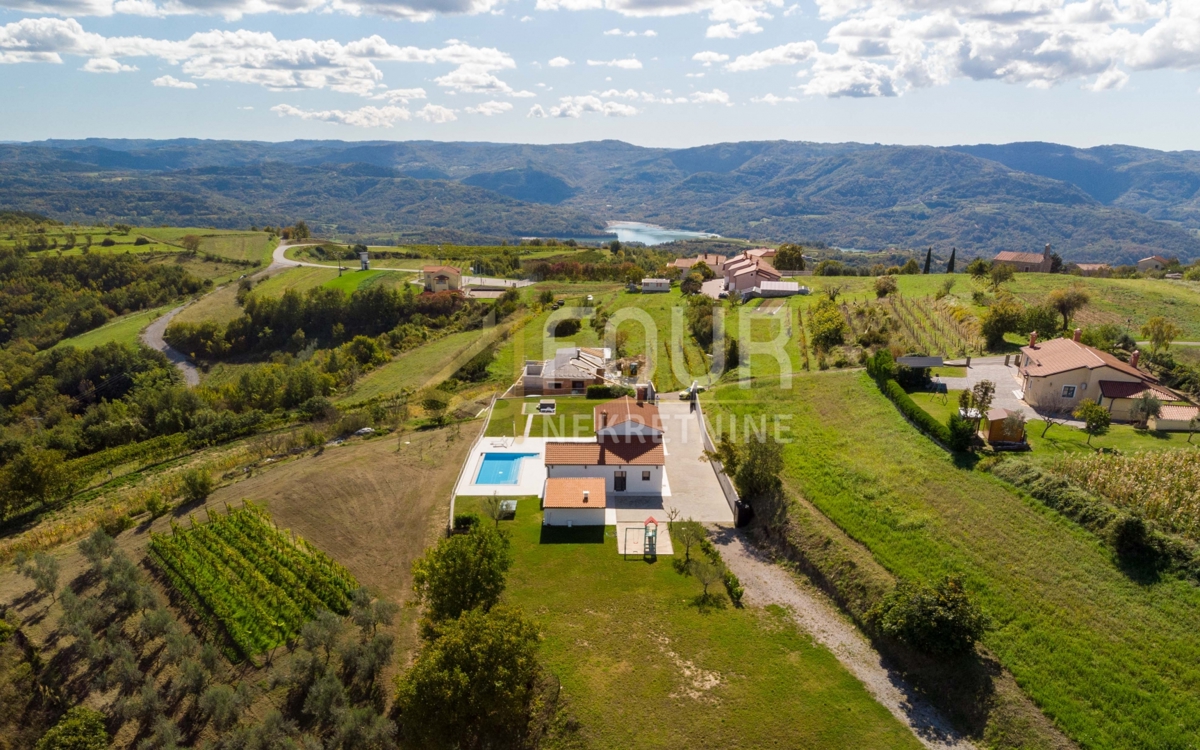 Istria, Buzet, villa di lusso con piscina