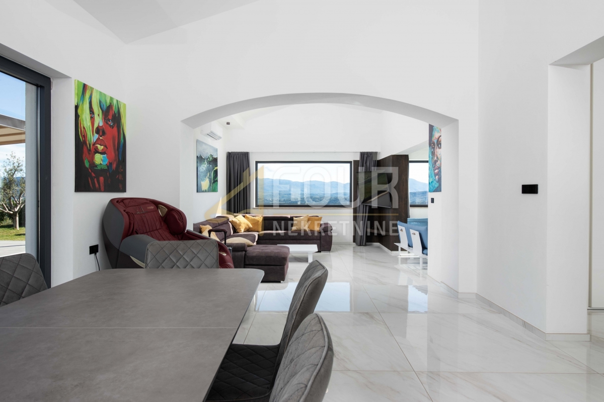 Istria, Buzet, villa di lusso con piscina