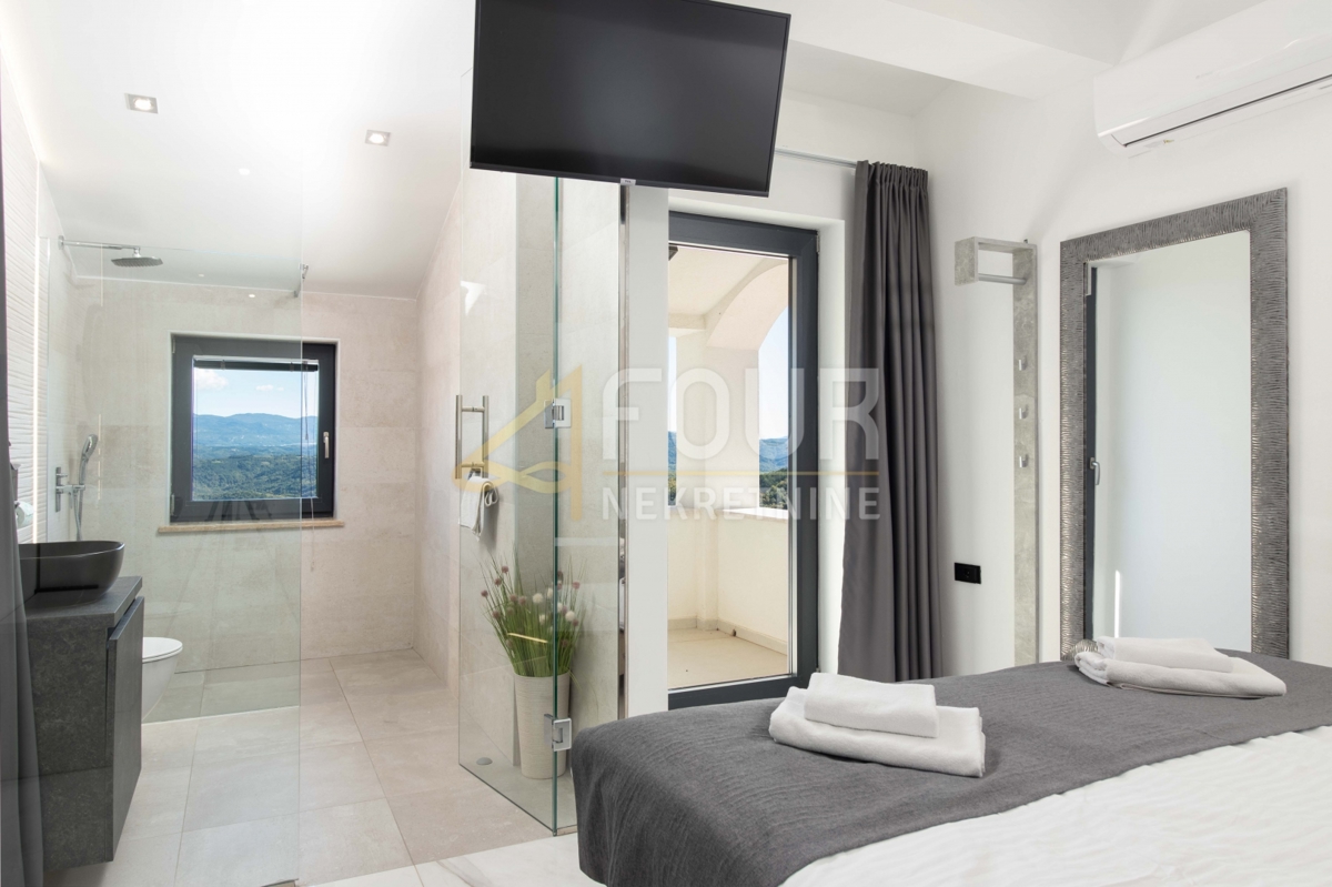 Istria, Buzet, villa di lusso con piscina