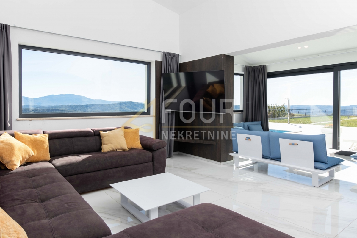 Istria, Buzet, villa di lusso con piscina