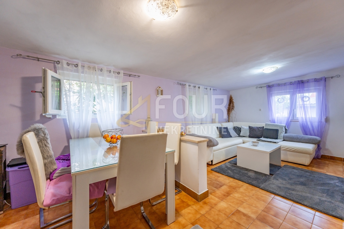 Šišan, Ližnjan, 66m2