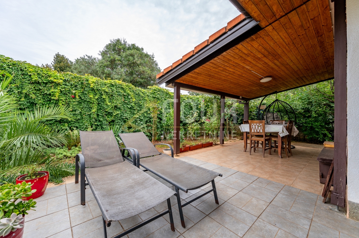 Šišan, Ližnjan, 66m2