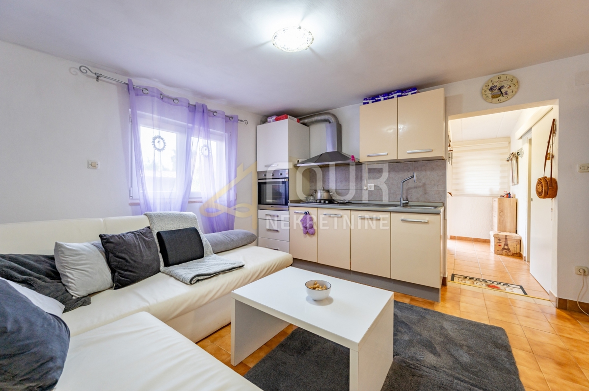 Šišan, Ližnjan, 66m2