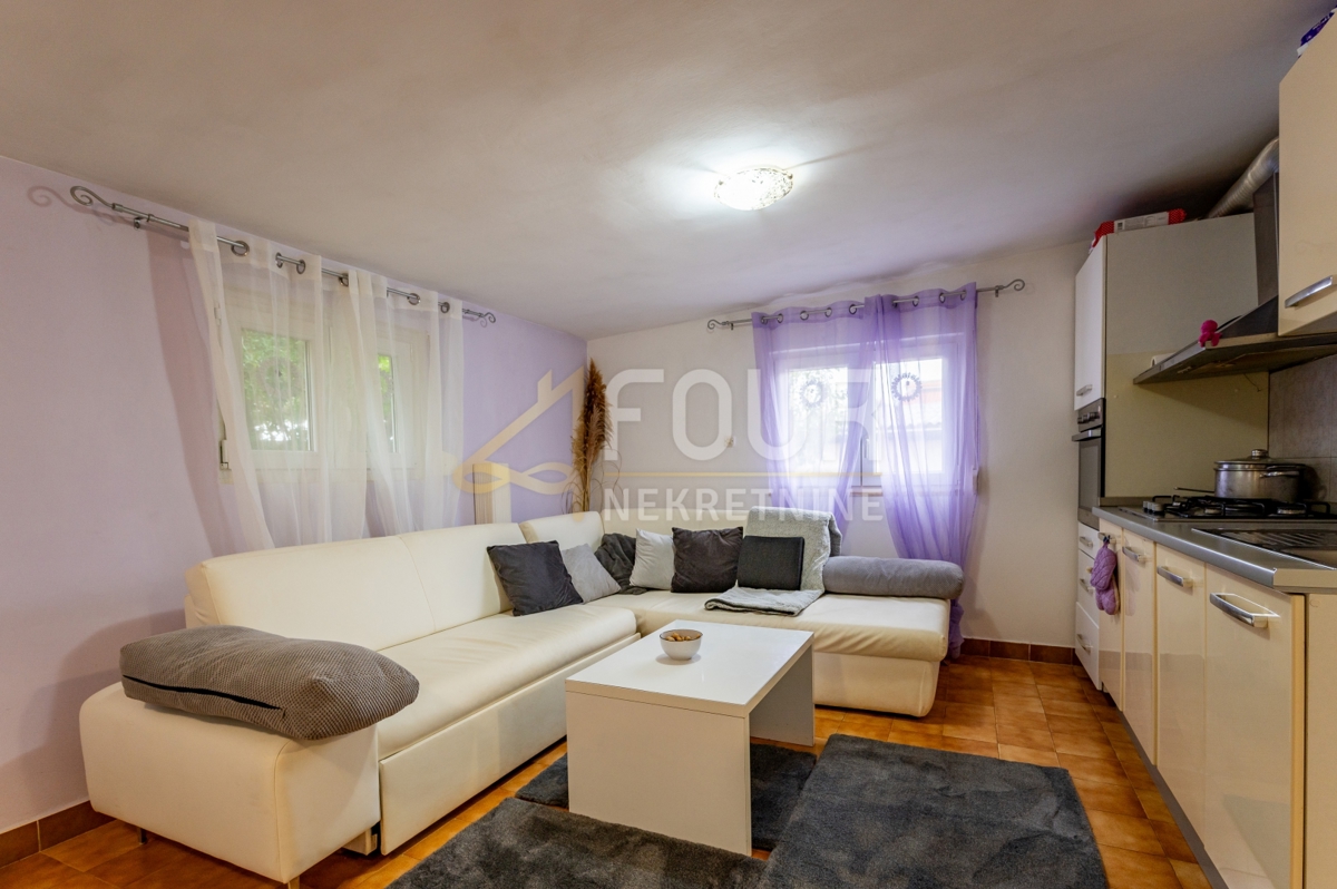 Šišan, Ližnjan, 66m2