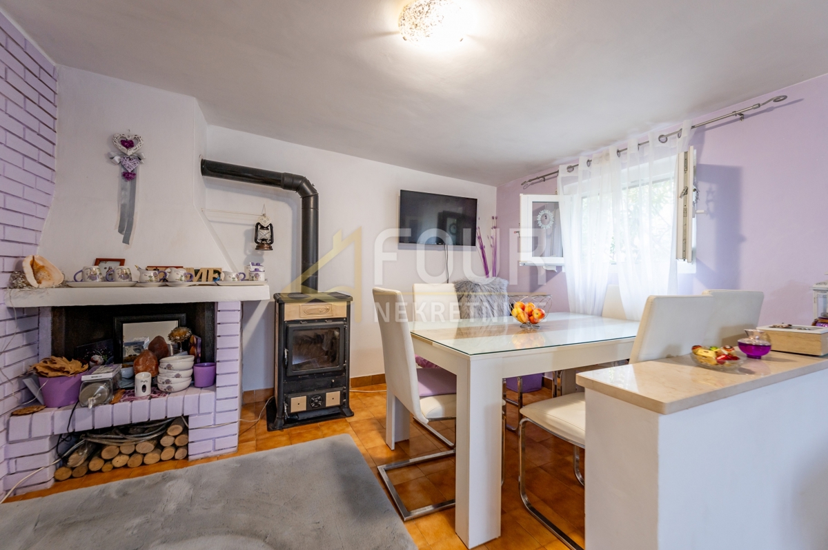 Šišan, Ližnjan, 66m2