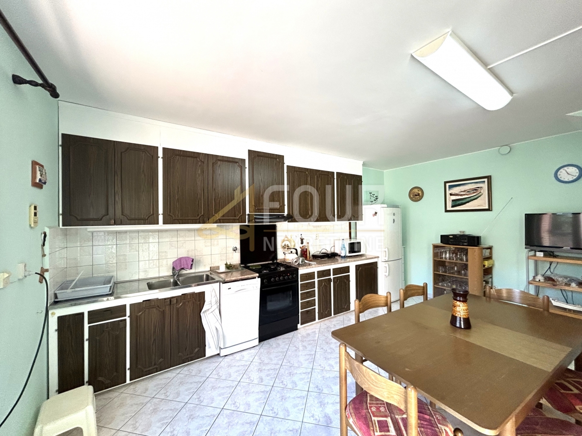 Šišan, Ližnjan, 180m2