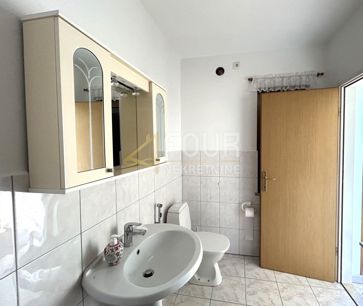 Šišan, Ližnjan, 180m2