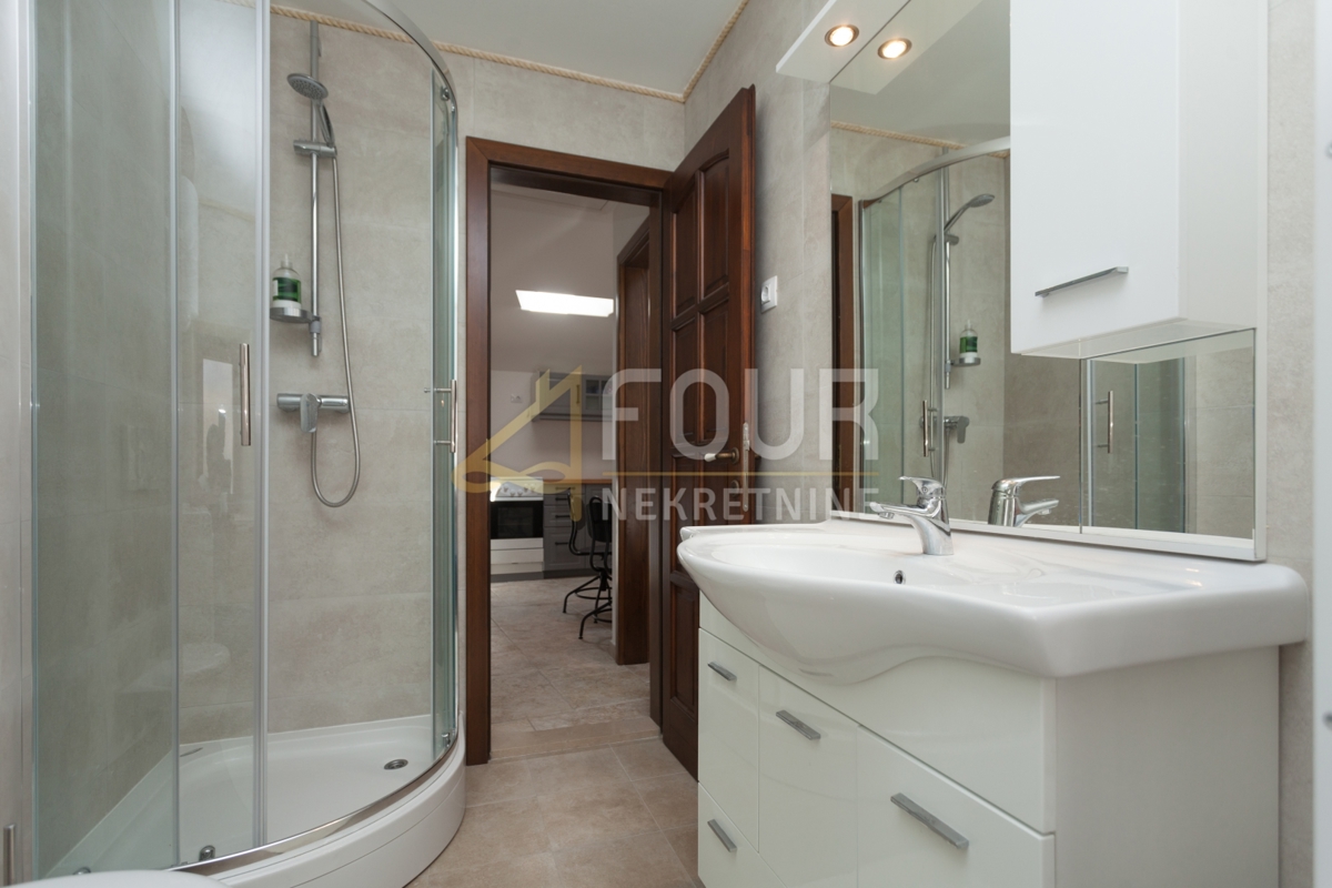 Istria, Rovigno, monolocale e camera da letto, 43m2, vista mare