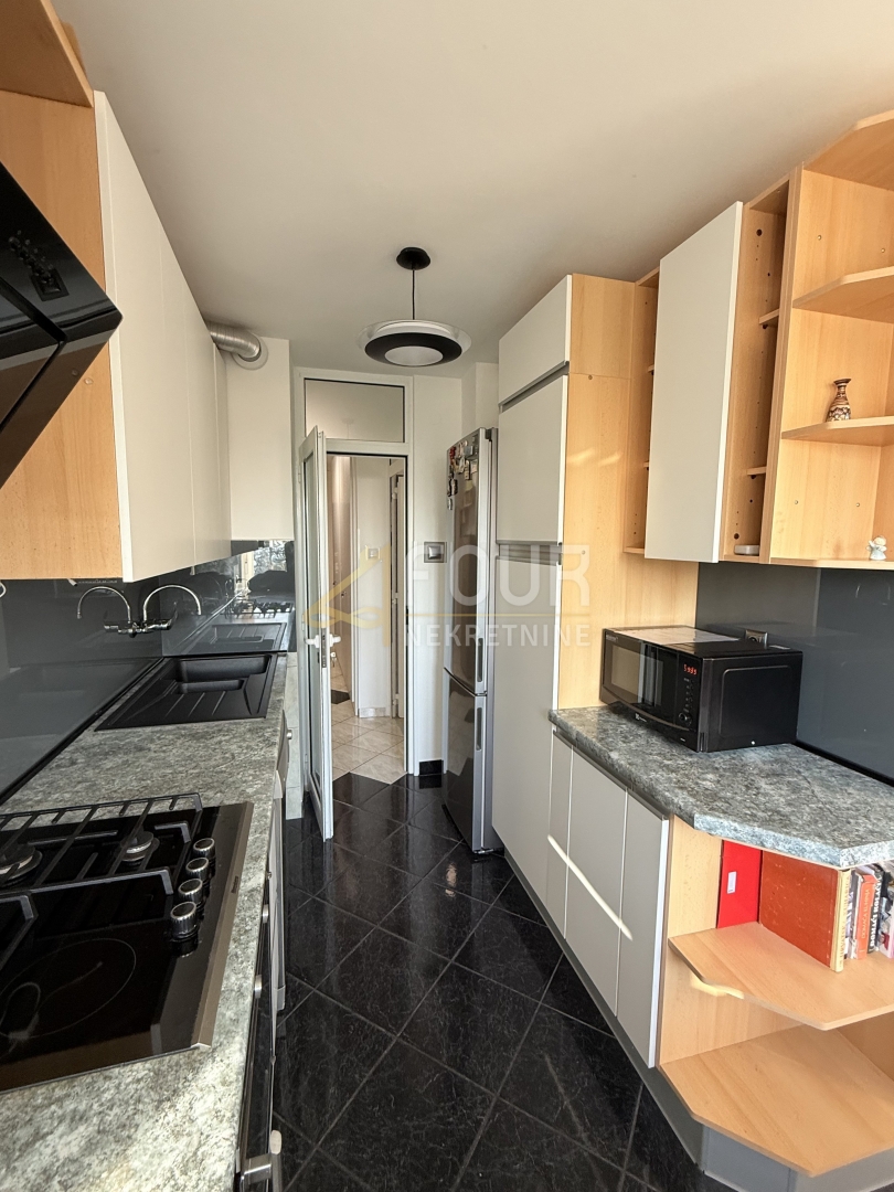 Fiume, Gornja Vežica, 2s+db, 68,80m2.