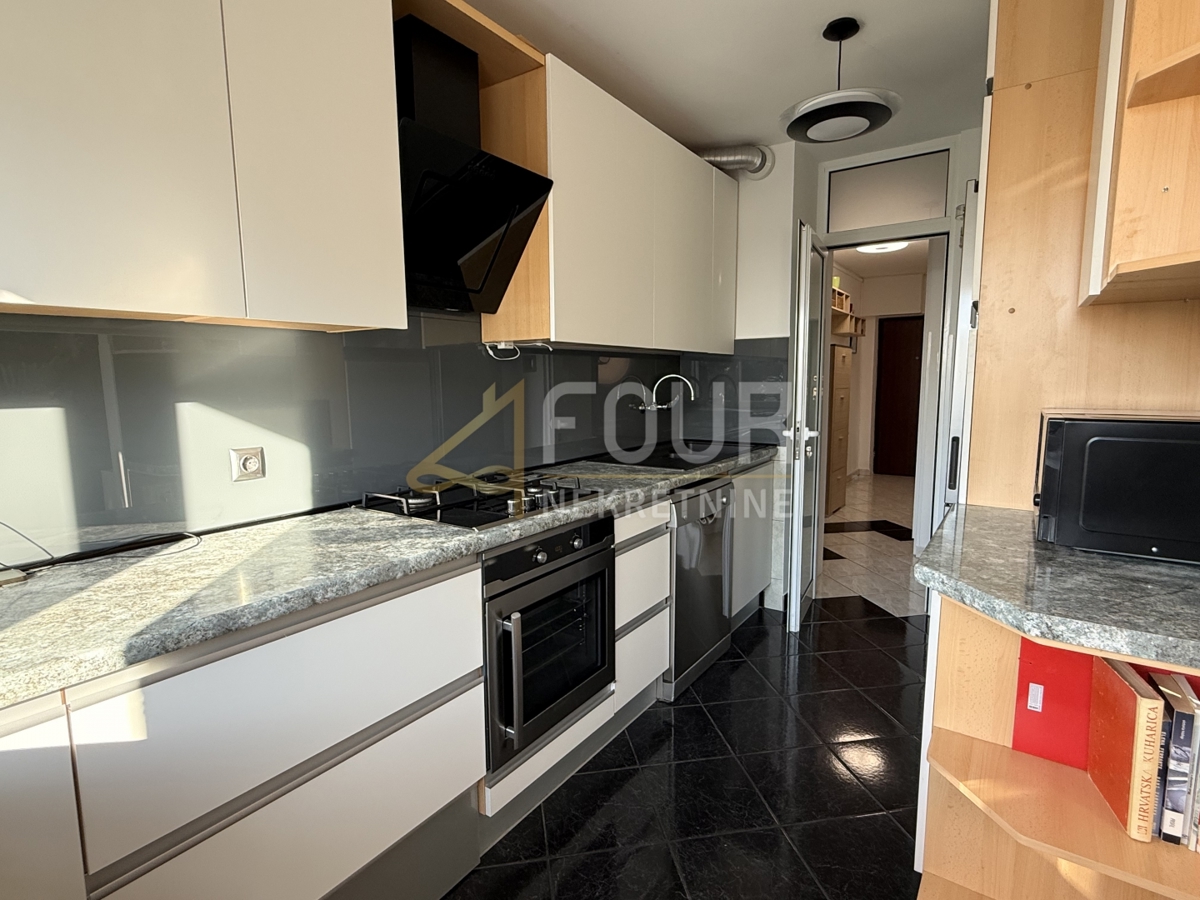 Fiume, Gornja Vežica, 2s+db, 68,80m2.