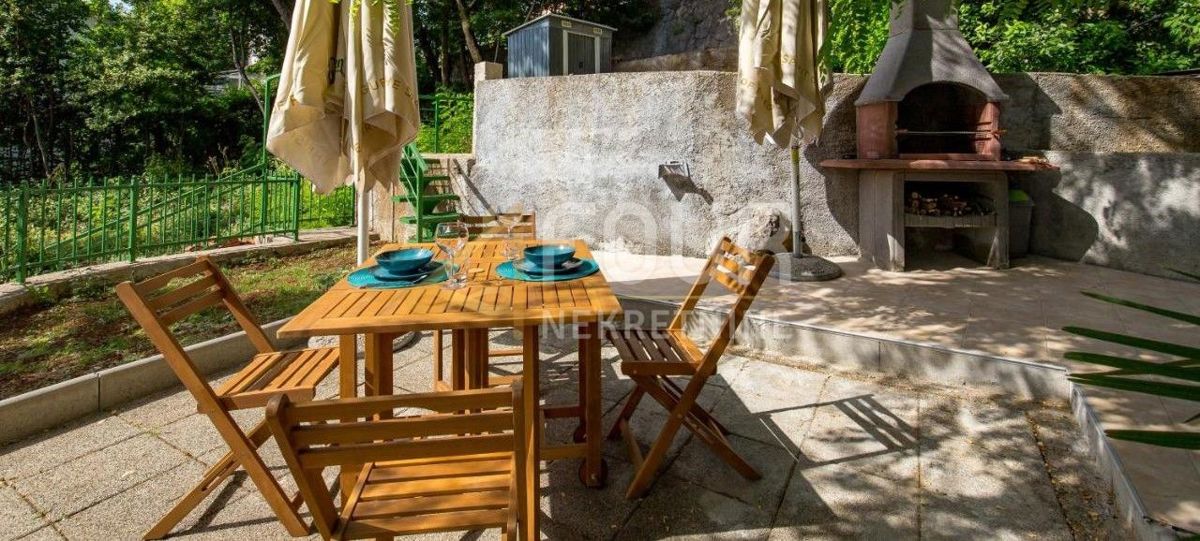 Opatija, casa - pianterreno con terrazza coperta e giardino