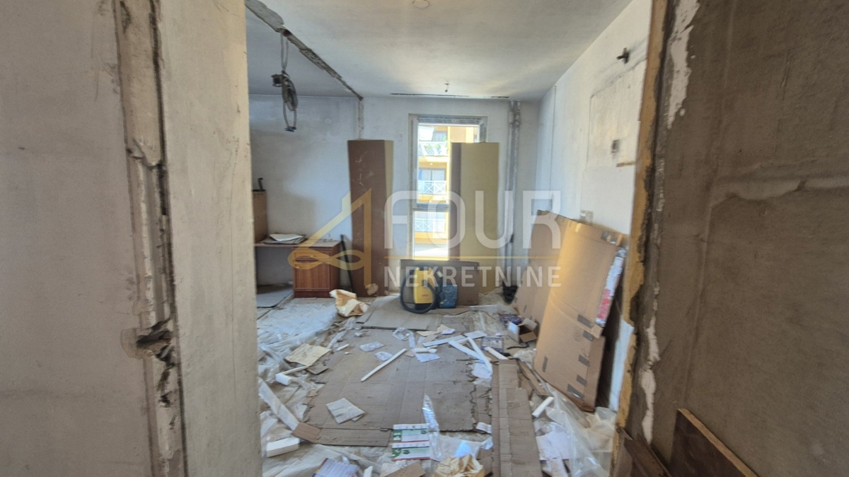 Fiume, Turnić, 2 camere da letto + sala, 72m2, loggia