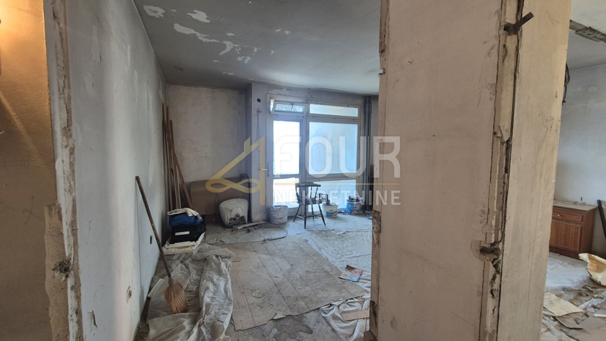 Fiume, Turnić, 2 camere da letto + sala, 72m2, loggia