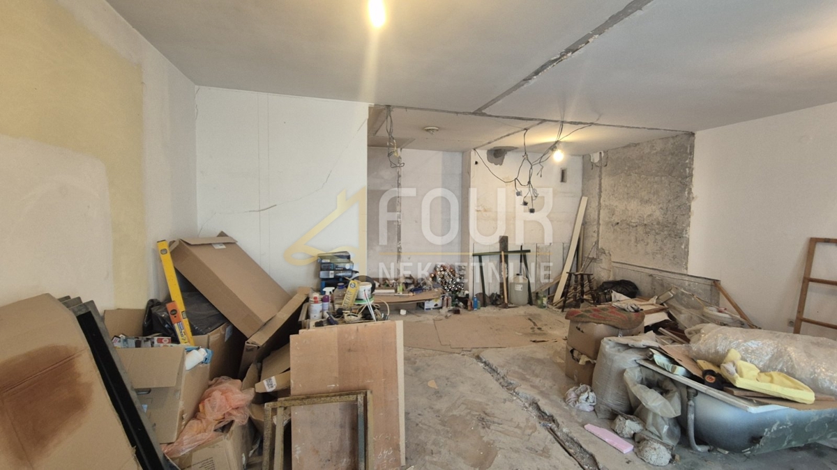 Fiume, Turnić, 2 camere da letto + sala, 72m2, loggia