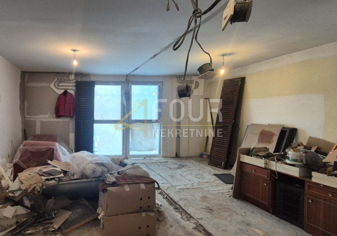 Fiume, Turnić, 2 camere da letto + sala, 72m2, loggia