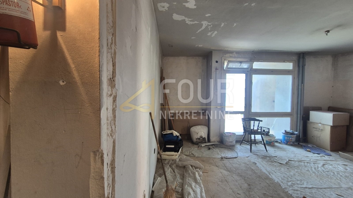 Fiume, Turnić, 2 camere da letto + sala, 72m2, loggia