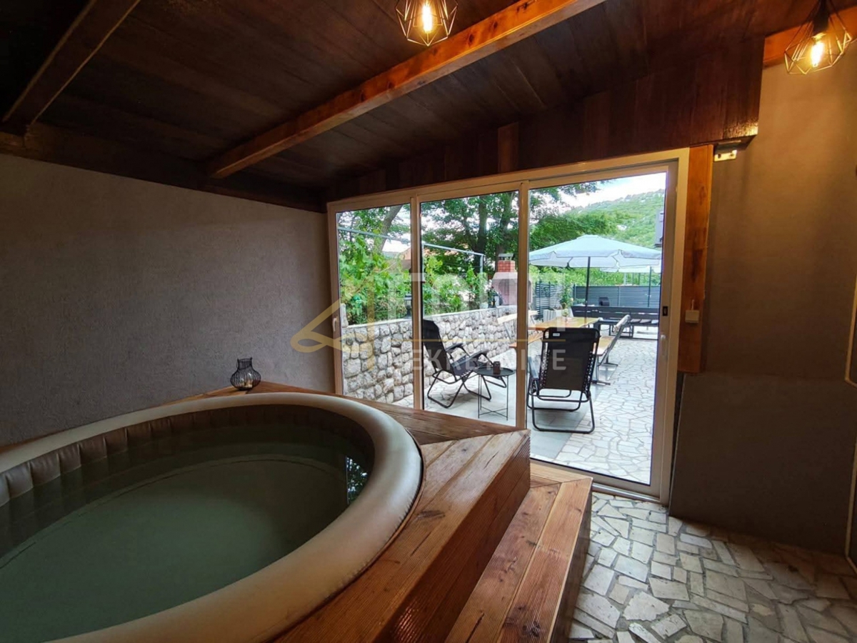 Kraljevica, Križišće, casa a schiera con piscina, 177m2