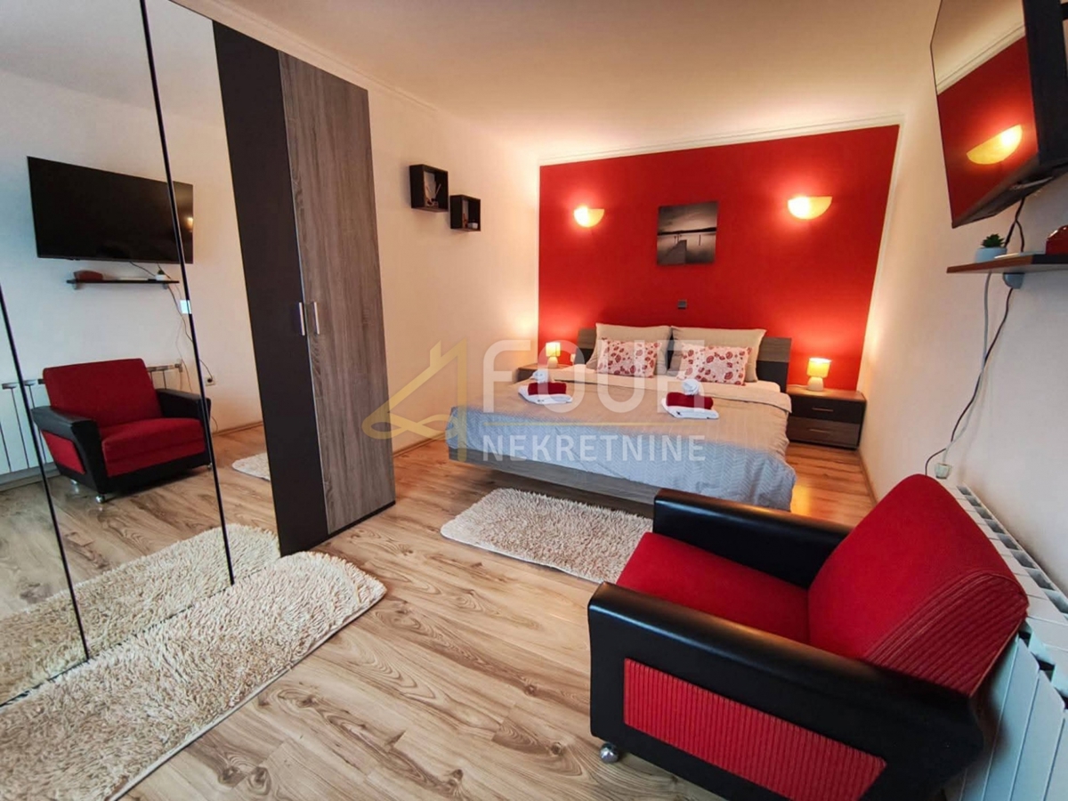 Kraljevica, Križišće, casa a schiera con piscina, 177m2