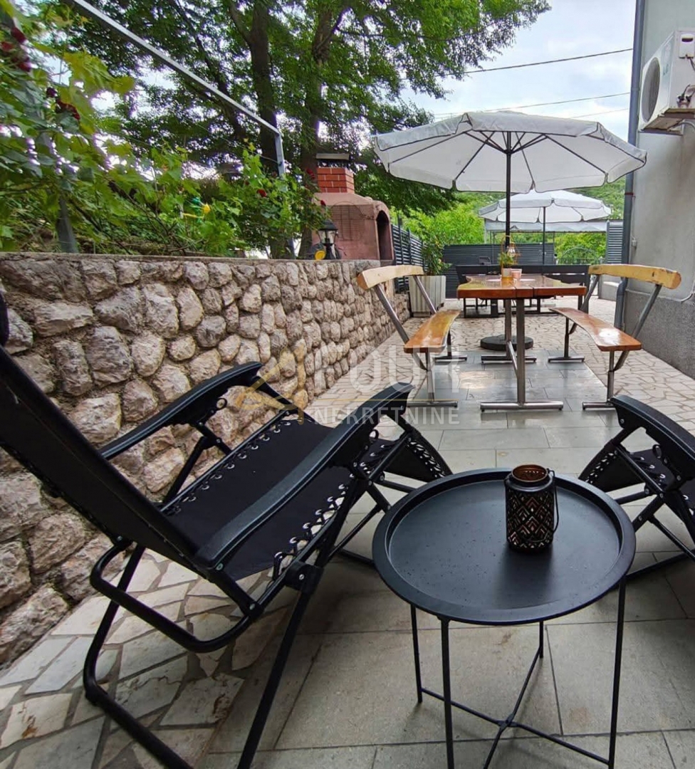 Kraljevica, Križišće, casa a schiera con piscina, 177m2