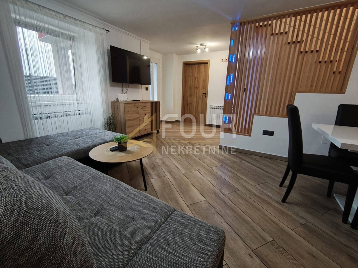 Kraljevica, Križišće, casa a schiera con piscina, 177m2