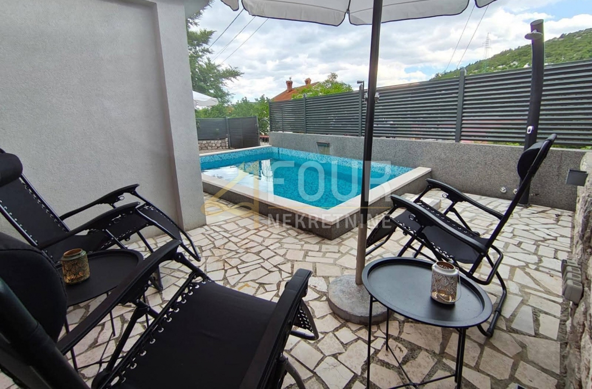 Kraljevica, Križišće, casa a schiera con piscina, 177m2