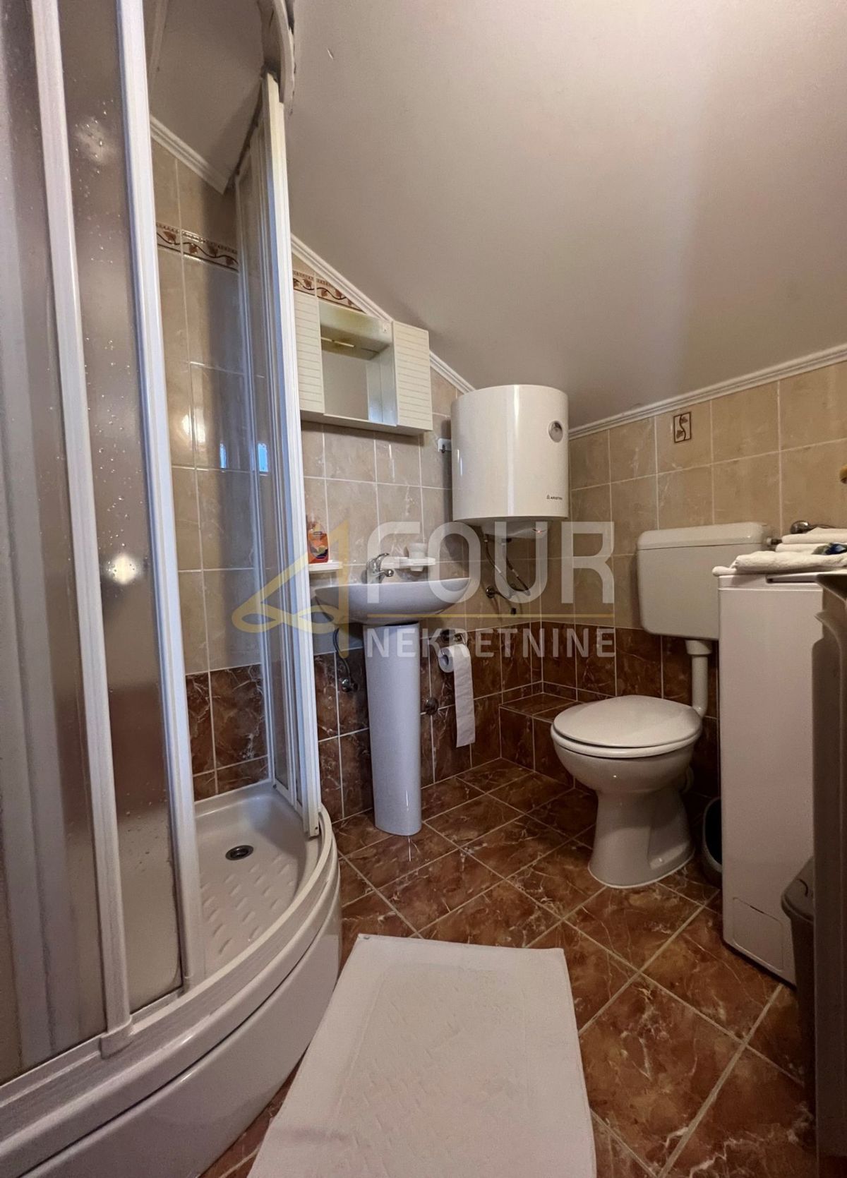 Njivice, Omišalj, 76,04m2