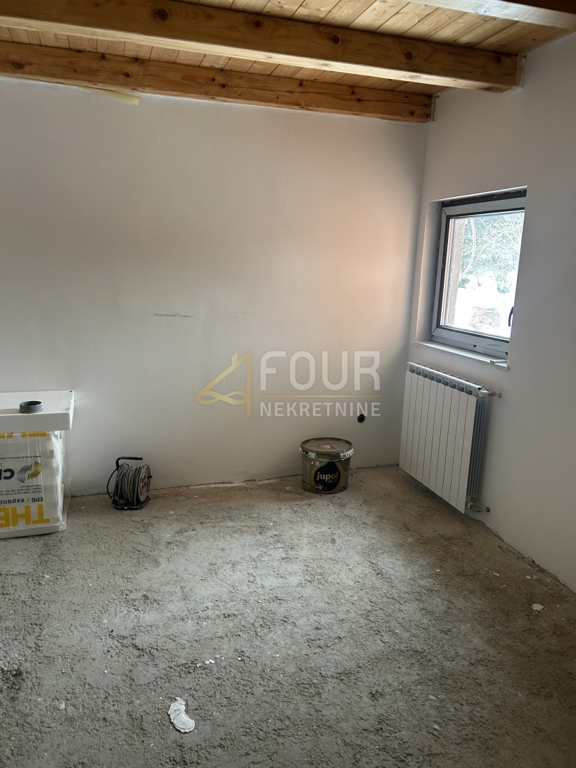 Gorski Kotar, Vrbovsko - circonda, casa di 355,14m2 in solitudine