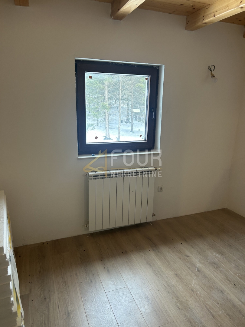 Gorski Kotar, Vrbovsko - circonda, casa di 355,14m2 in solitudine