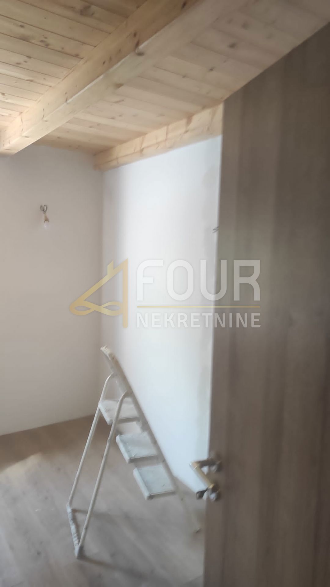 Gorski Kotar, Vrbovsko - circonda, casa di 355,14m2 in solitudine