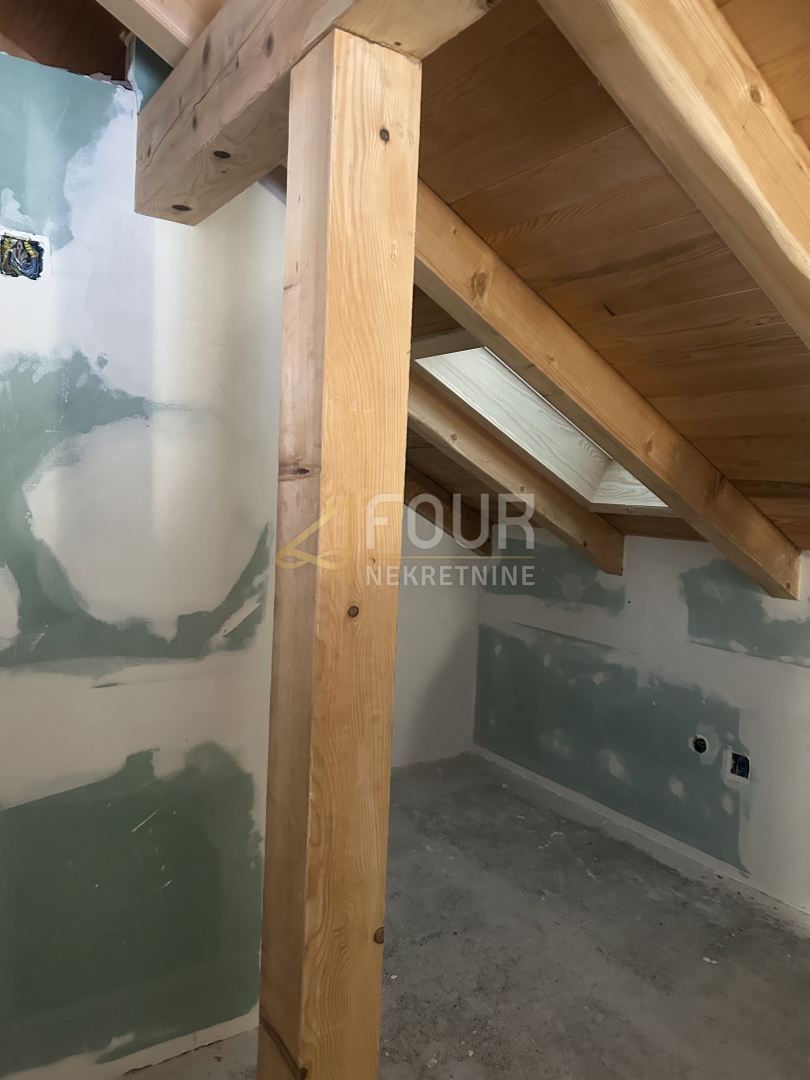 Gorski Kotar, Vrbovsko - circonda, casa di 355,14m2 in solitudine